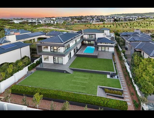 6 BEDROOM HOUSE FOR SALE IN CLARA ANNA FONTEIN